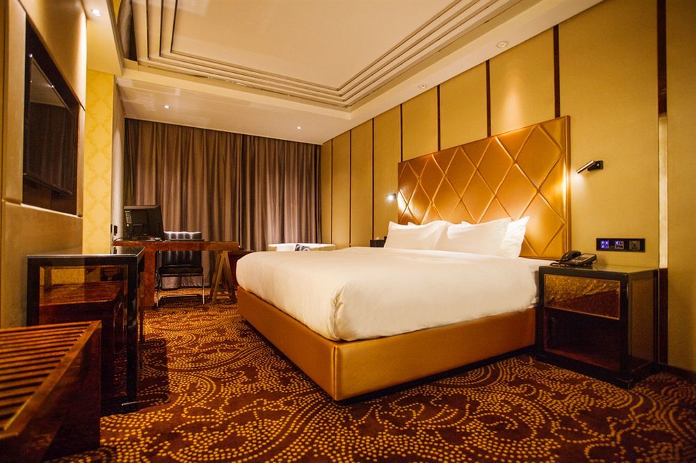 Voco Nanjing Oriental Pearl Hotel Luaran gambar